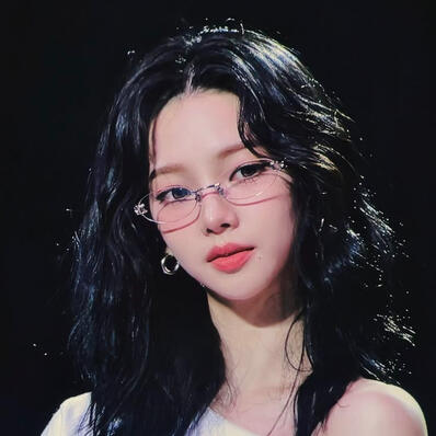 YOO JI-MIN, mejor amiga/confidente