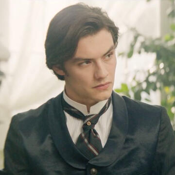 AIDEN JAMES BENNET, interés romántico